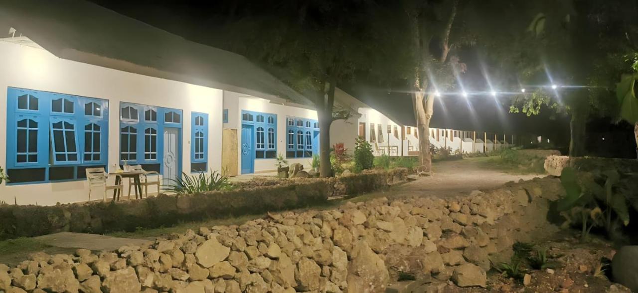 The Village Rua Beach Homestay Exterior foto